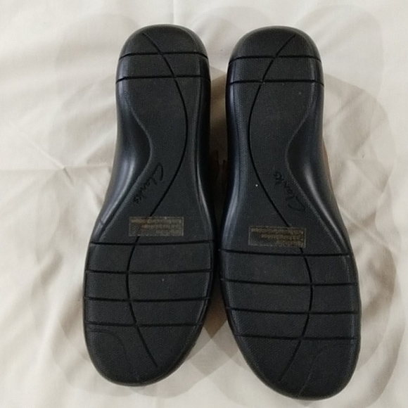 Clark's bendable shoes - Picture 2 of 4